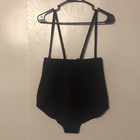 Heist-The High Waist - Picture 2 of 3